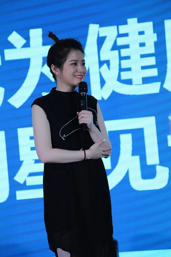 诗尼曼全屋定制买衣柜送橱柜，香香公主鄂尔多斯送福诗尼曼