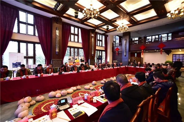 嘉力丰在中国墙纸墙布行业发展趋势论坛与多家品牌签订战略合作意向书！