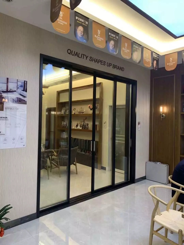 罗兰西尼门窗追求极致的品牌体验，引领未来的门窗体验店