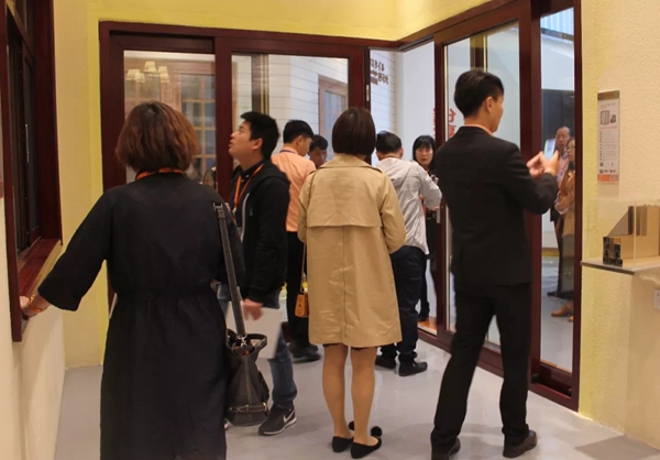 伟业门窗第26届战略合作伙伴财富峰会圆满落幕！