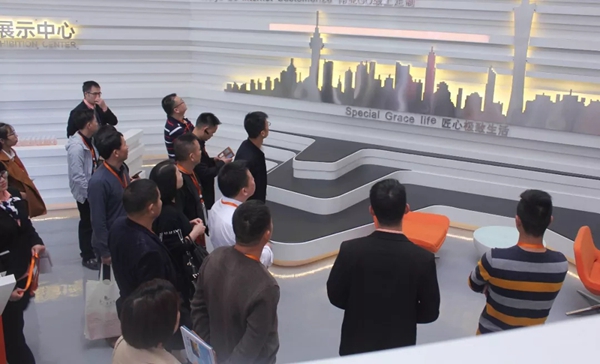 伟业门窗第26届战略合作伙伴财富峰会圆满落幕！