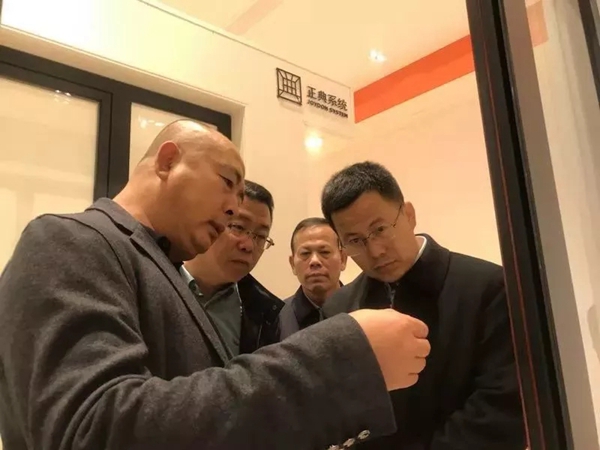 正典门窗迎来中铁十二局领导实地参观,学习研讨生产基地标准化