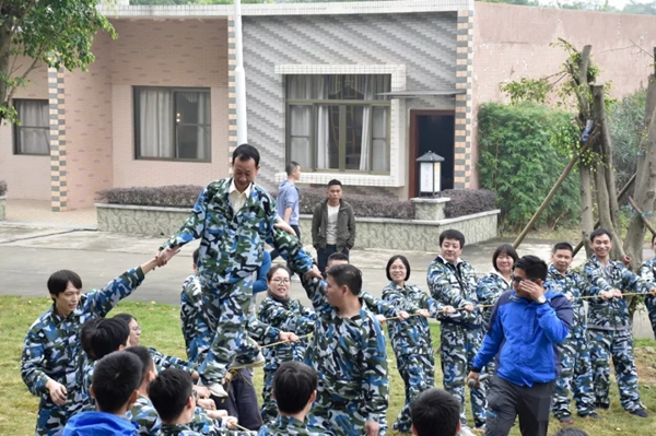 英辉铝业举行2018年素质拓展活动 | 就是要“动”起来