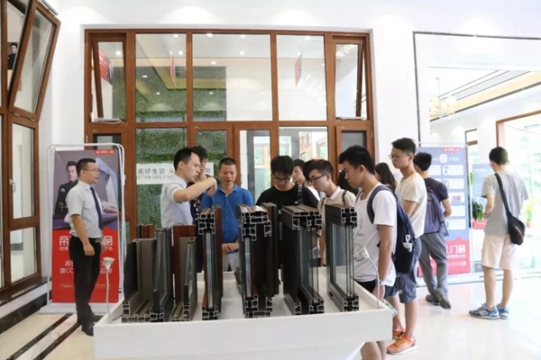 帝奥斯门窗高铁专列号首发,品牌打造开启新旅程!