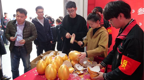 “香水皇后”胡杨林献唱布兰莎超级工厂日，超燃现场嗨翻了！