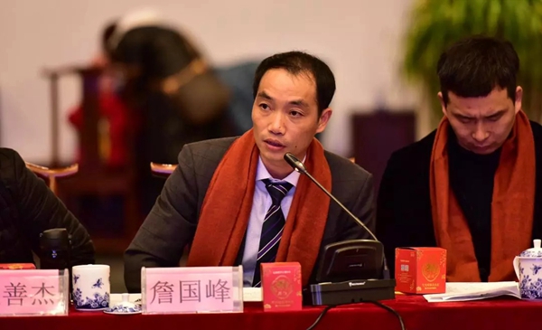 嘉力丰在中国墙纸墙布行业发展趋势论坛与多家品牌签订战略合作意向书！