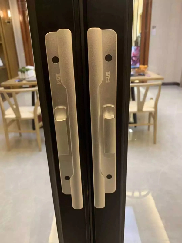 罗兰西尼门窗追求极致的品牌体验，引领未来的门窗体验店
