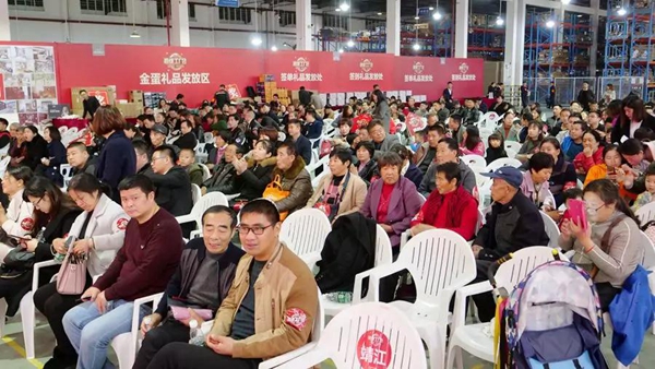 “香水皇后”胡杨林献唱布兰莎超级工厂日，超燃现场嗨翻了！