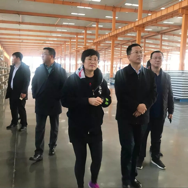 正典门窗迎来中铁十二局领导实地参观,学习研讨生产基地标准化
