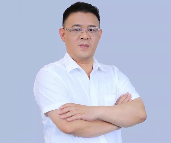 锦绣明天集成吊顶董事长王天才先生获“优秀青年企业家”殊荣!