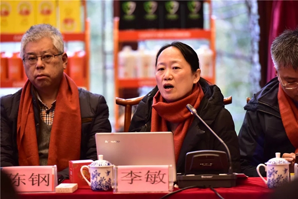 嘉力丰在中国墙纸墙布行业发展趋势论坛与多家品牌签订战略合作意向书！