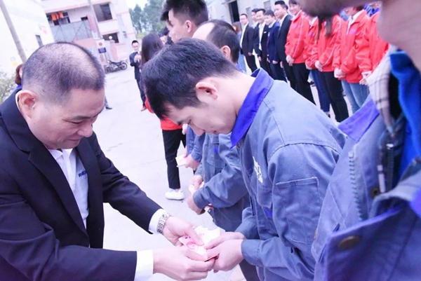  尚益达门窗月度表彰大会圆满举行！