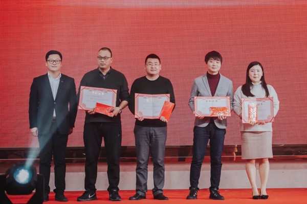 卫士帕门窗系统年终答谢晚会圆满结束！