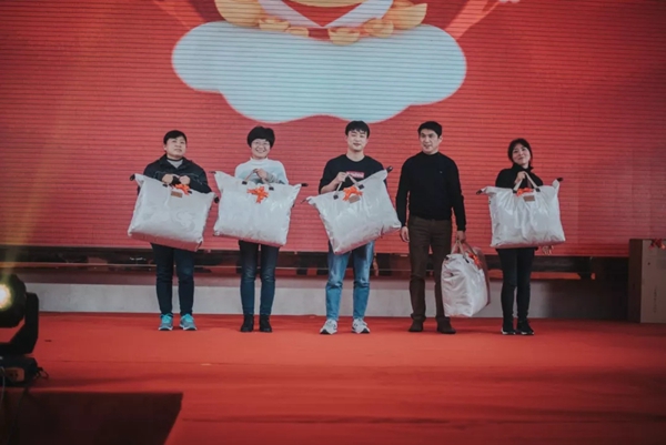 卫士帕门窗系统年终答谢晚会圆满结束！
