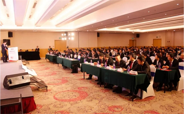 大自然木门2019全线赋能,为未来新启航!