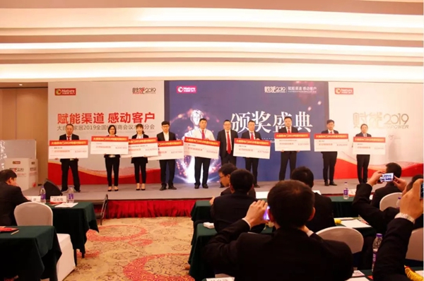 大自然木门2019全线赋能,为未来新启航!