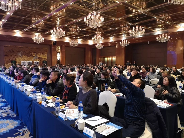 米兰之窗携手掘金千亿市场，新零售号角正式吹起！