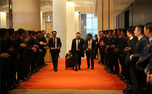 飞宇门窗召开2019“聚势·赋能·回归”经销商年会