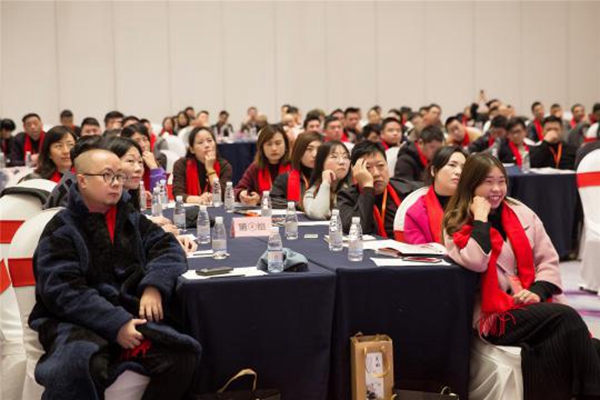 “聚势超越，共赢未来”乔金斯全国经销商大会暨2019年会盛典完美落幕