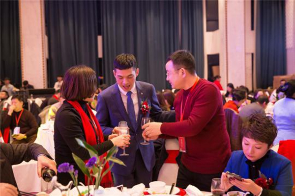 “聚势超越，共赢未来”乔金斯全国经销商大会暨2019年会盛典完美落幕