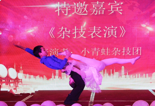 汇聚梦想,共创辉煌|朗丝木门2019新春团拜会隆重举行!