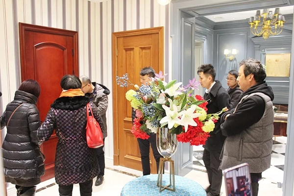 义乌别墅客户团来访,嘉禾工厂年前“开仓”,掀起团购热潮!