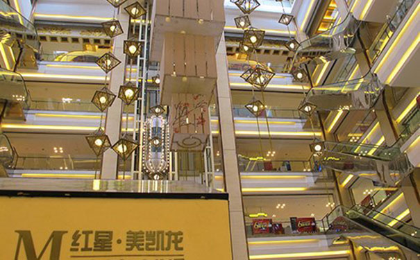 龙头卖场转型升级步履不停 跨界合作拥抱新零售