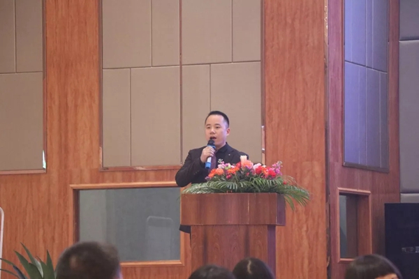 唯美宅配门窗答谢晚宴圆满结束，2019携手共赢引领未来！