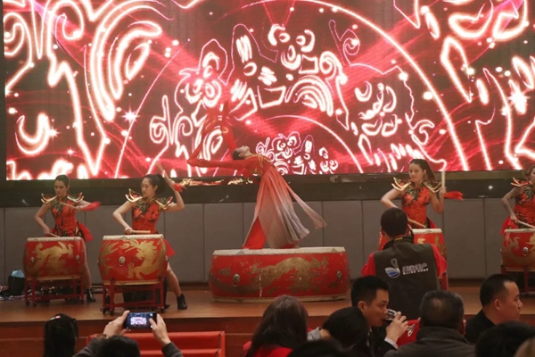 唯美宅配门窗答谢晚宴圆满结束，2019携手共赢引领未来！