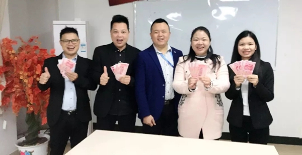 唯美宅配门窗答谢晚宴圆满结束，2019携手共赢引领未来！