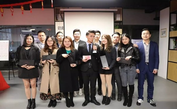“后起之秀”年度演讲总决赛盛大举行