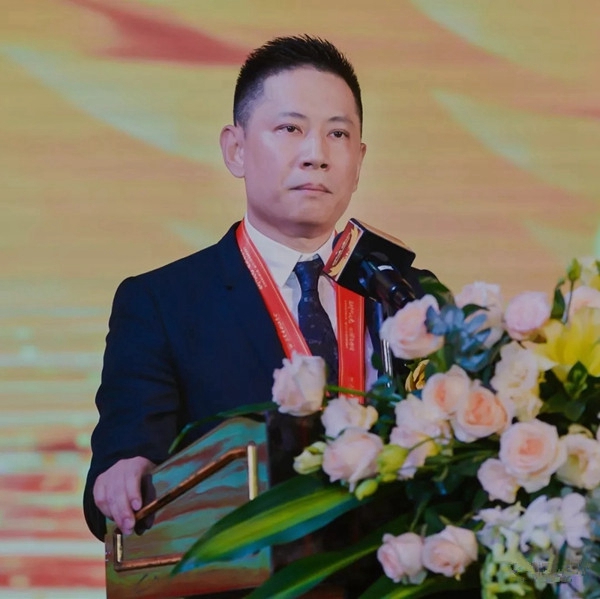 东莞浙商2019新春联谊晚会，木斯特胡董获商会“年度突出贡献奖”