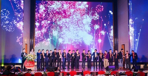 东莞浙商2019新春联谊晚会，木斯特胡董获商会“年度突出贡献奖”