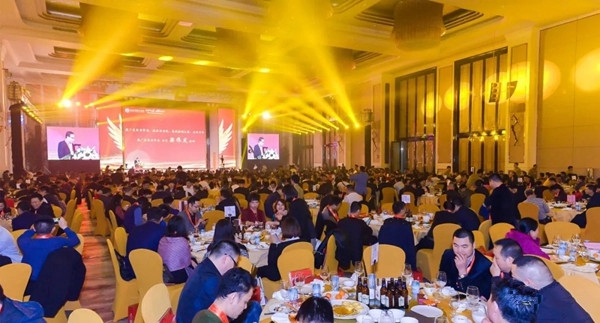 东莞浙商2019新春联谊晚会，木斯特胡董获商会“年度突出贡献奖”
