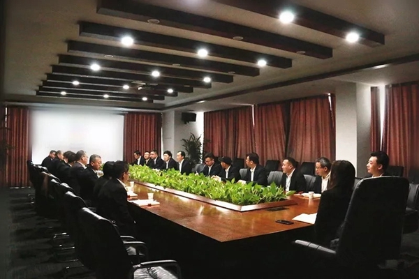 楚楚顶墙2018年度会议取得圆满成功！