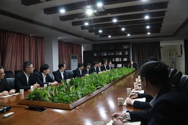 楚楚顶墙2018年度会议取得圆满成功！