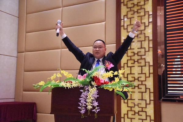 同乐门窗隆重举行2019迎春晚会!