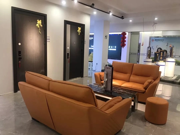 忠恒智能门锁旗舰店强势入驻凯里居然之家