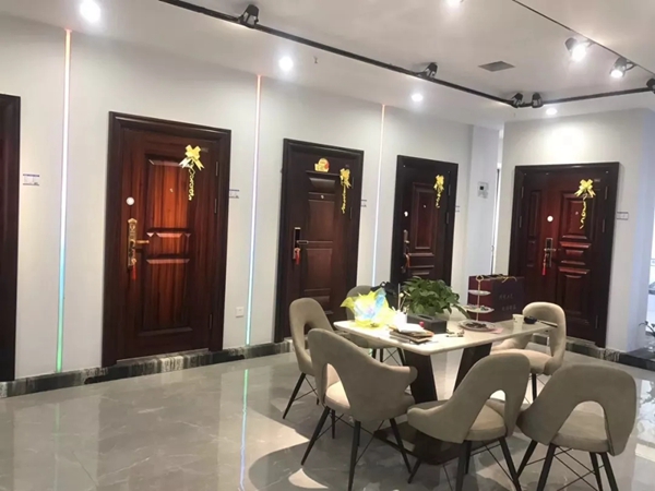 忠恒智能门锁旗舰店强势入驻凯里居然之家