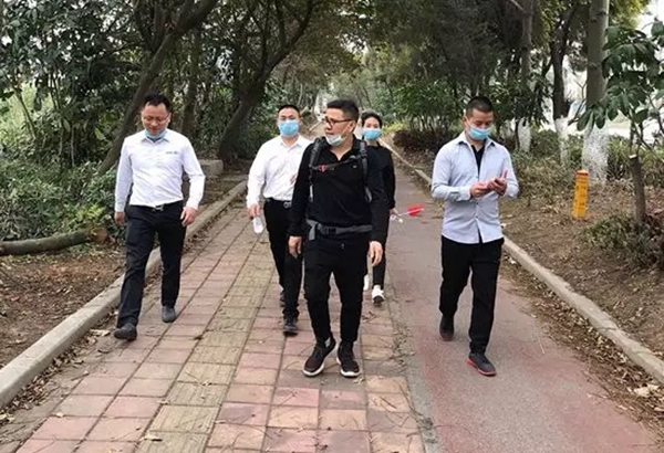 伊盾门窗接受徒步50公里挑战：用行动捍卫诺言，说到就要做到！