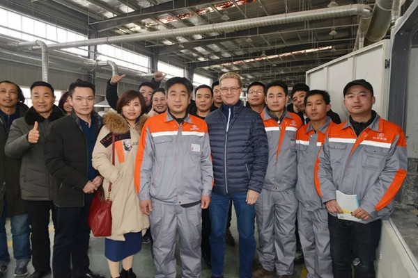 嘉禾年度盛会后迎来瑞典技术指导，工艺又有新飞跃