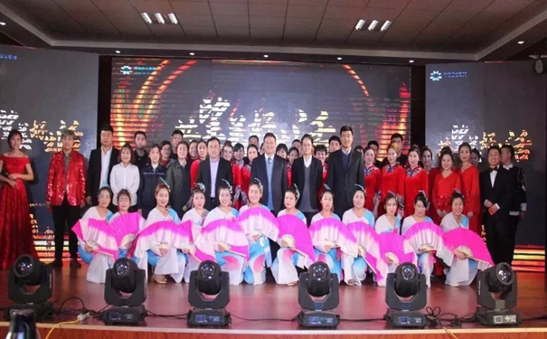 望美门窗召开“追梦2019，共望美好生活”工作会议