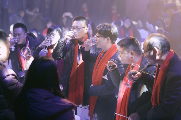科布斯无缝墙布“享无界•斯未来”南湖精英峰会圆满结束!