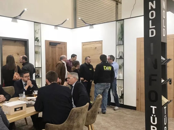 今天门窗飞赴欧洲参观交流与探讨门窗未来发展方向！