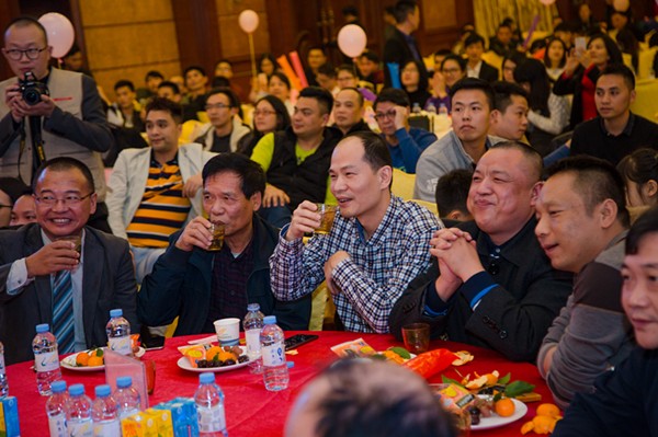 华轩涂料“凝心聚力 迎势起航”主题年会精彩举行