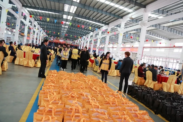 富奥斯门窗2019年新春联欢年会圆满落幕