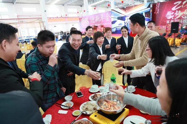 富奥斯门窗2019年新春联欢年会圆满落幕