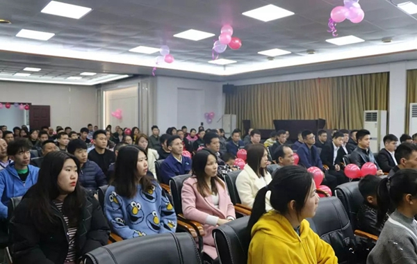 锦绣明天集成吊顶2019新年晚会暨优秀员工表彰大会完美收官！
