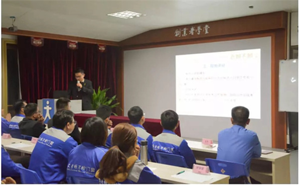 老赖不赖门窗2018年度优秀员工评选大会顺利召开!