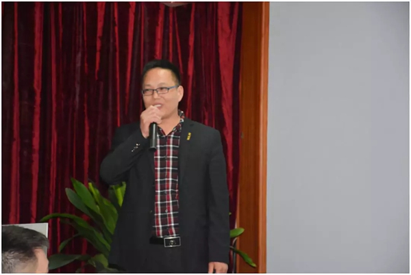 老赖不赖门窗2018年度优秀员工评选大会顺利召开!